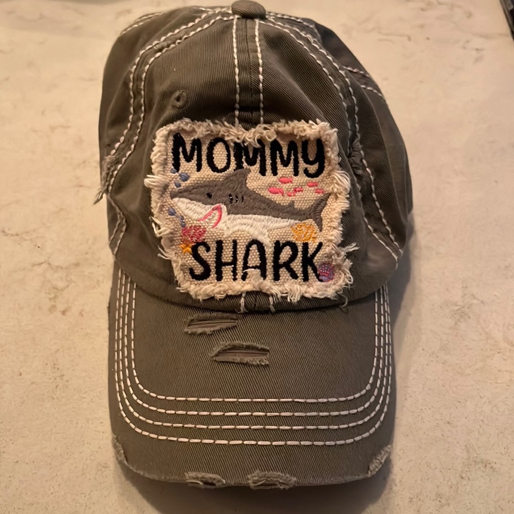 Light Grey Mommy Shark Baseball Cap